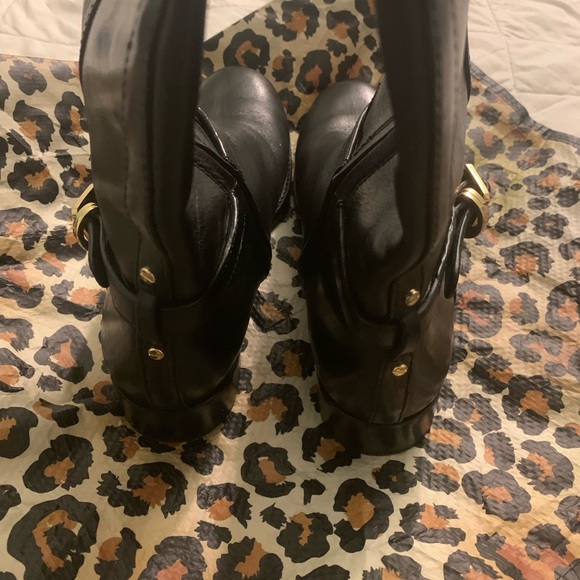 TORY BURCH MARLENE BOOT. - Picture 4 of 7